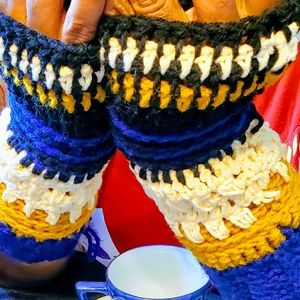 Hand Crafted Dark Blue/Gold Long Fingerles Gloves